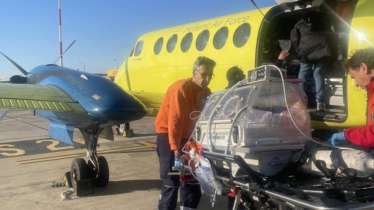 Γέφυρα ζωής για βρέφος 7 ημερών. Αεροδιακομιδή στην Αθήνα.