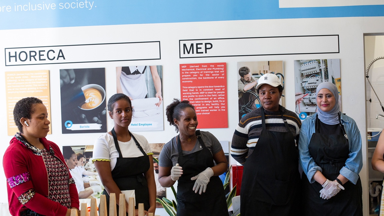 Περισσότερες ευκαιρίες για τις γυναίκες πρόσφυγες: Νέα εκπαιδευτικά...