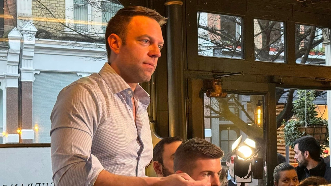 Στο Λονδίνο ο Στέφανος Κασσελάκης: Συναντήσεις, κοπή βασιλόπιτας...