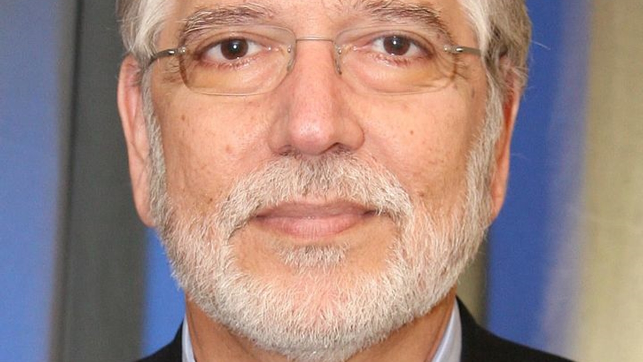 Ακαδημαϊκός ο Γιώργος Χρούσος  Τακτικό μέλος της Ακαδημίας Αθηνών...