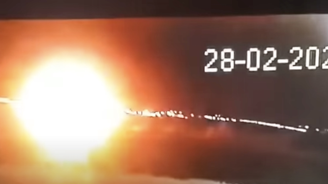 Τέμπη: Τι γράφουν τα διεθνή ΜΜΕ, ένα χρόνο μετά το τραγικό δυστύχημα