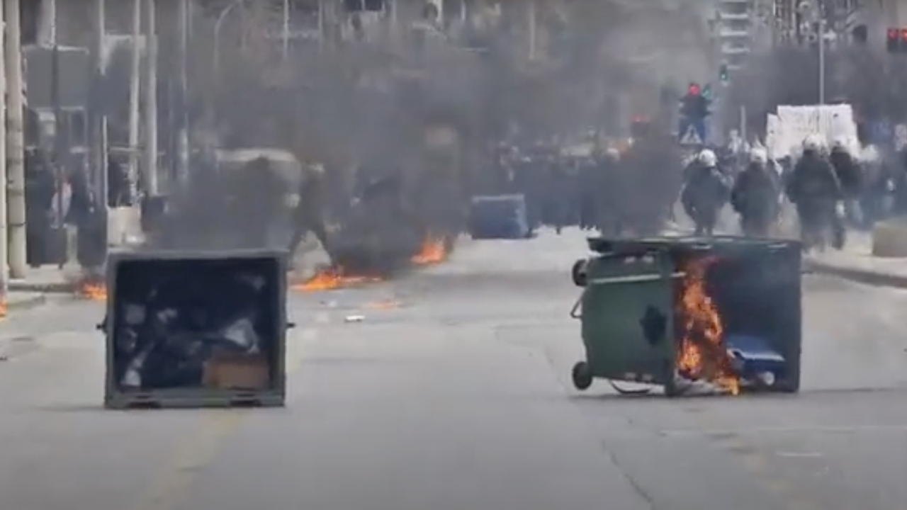 Επεισόδια στην πορεία για τα Τέμπη στη Θεσσαλονίκη