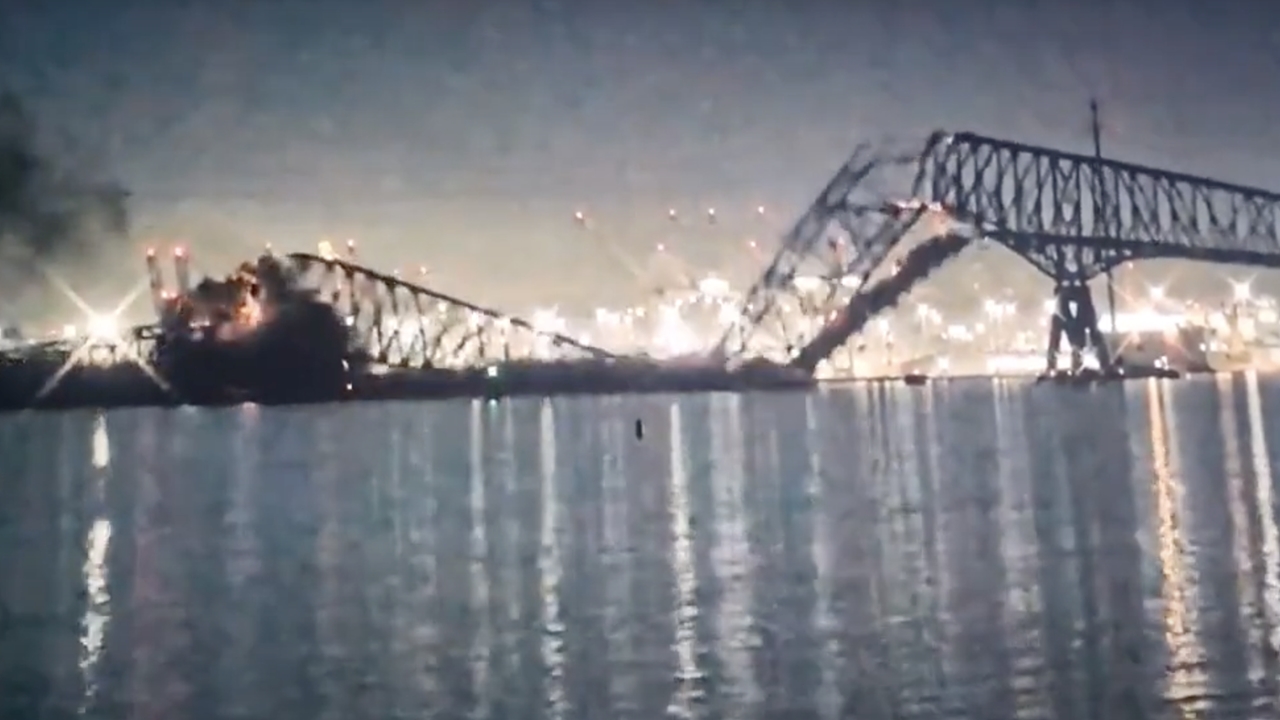 Βαλτιμόρη: Κατέρρευσε η γέφυρα Key Bridge μετά από πρόσκρουση...