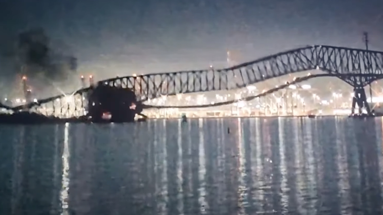 Βαλτιμόρη: Δύο διασωθένετες και τουλάχιστον 7 αγνοούμενοι από...