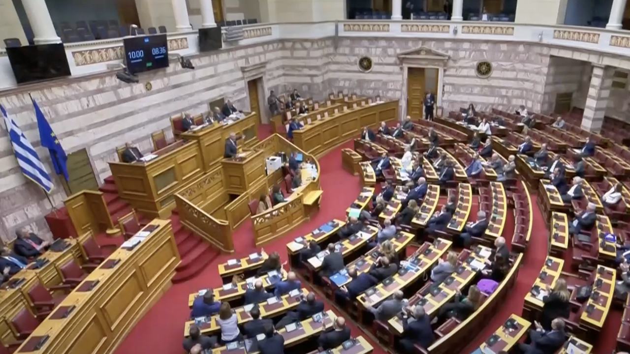 Πρόταση δυσπιστίας: Ολοκληρώνεται η συζήτηση στη Βουλή - Απόψε...