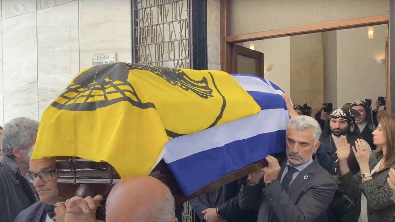 Υπό τους ήχους της ποντιακής λύρας το τελευταία αντίο στον Μιχάλη...