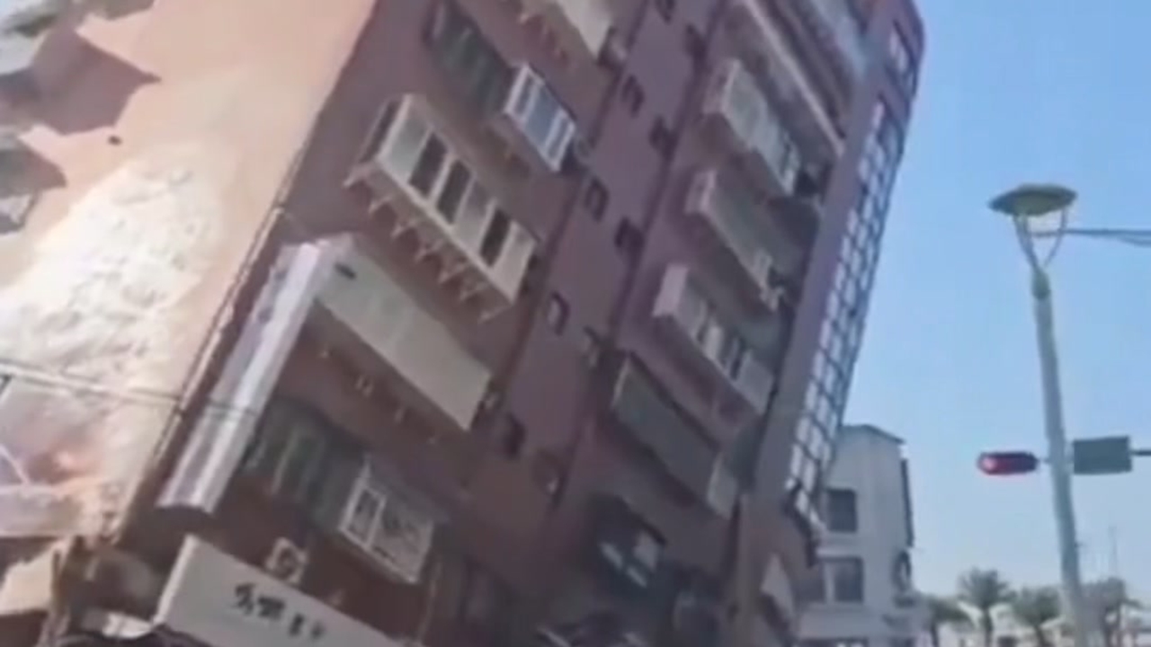 Ταϊβάν: Μεγάλες καταστροφές από τον ισχυρό σεισμό  livemedianews...