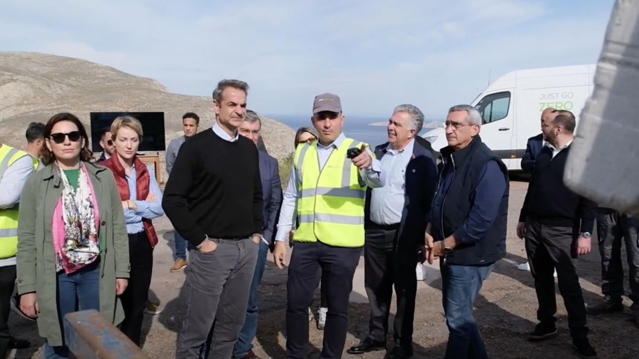 Επίσκεψη Μητσοτάκη στο Κέντρο Κυκλικής Καινοτομίας της Τήλου