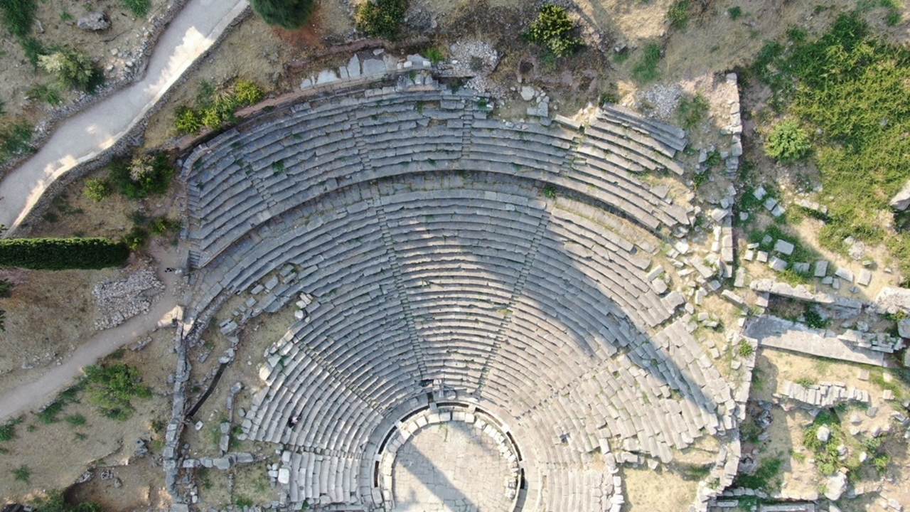 Σε εξέλιξη το έργο αποκατάστασης του Αρχαίου Θεάτρου Δελφών