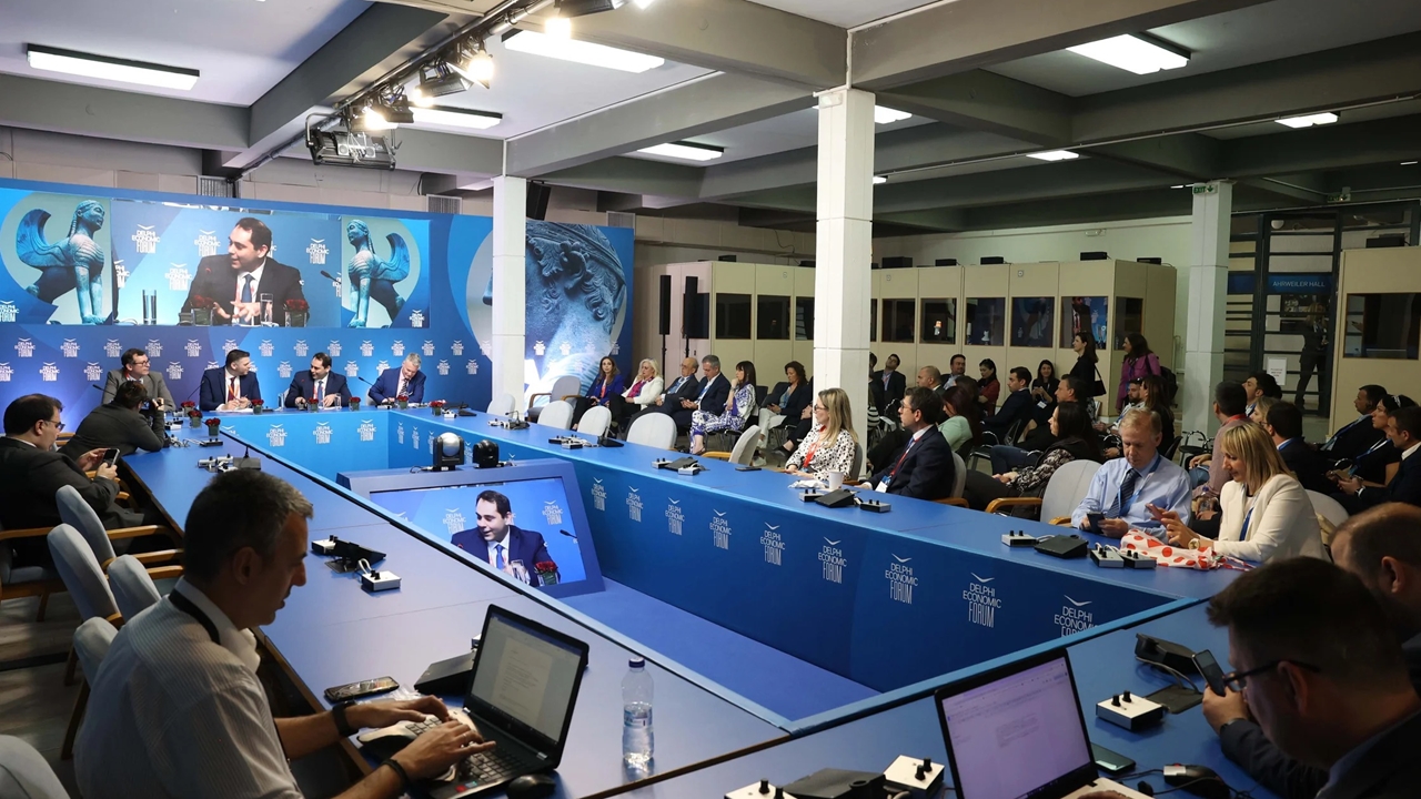 Ποιες αλλαγές φέρνουν για την ελληνική οικονομία οι νέοι δημοσιονομικοί...