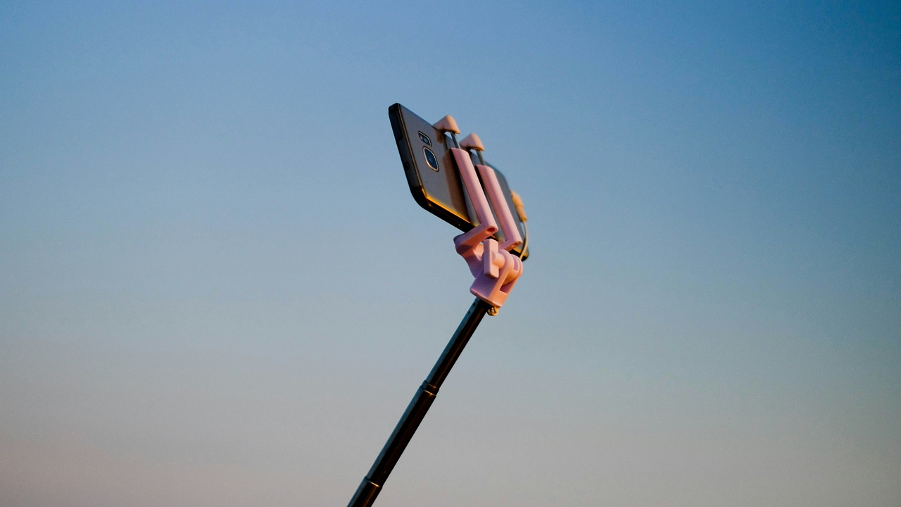 Στο στόχαστρο της Ε.Ε. εκατοντάδες influencers - Είκοσι Έλληνες...