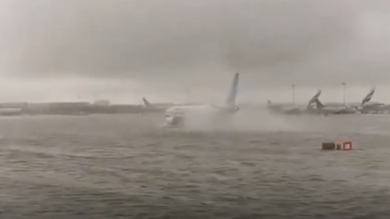 Είκοσι νεκροί από τις σφοδρές πλημμύρες σε Ομάν και Ηνωμένα Αραβικά...