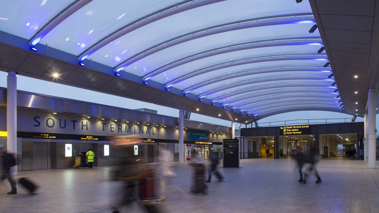 Λονδίνο: Εκκενώθηκε το αεροδρόμιο Gatwick μετά από συναγερμό...