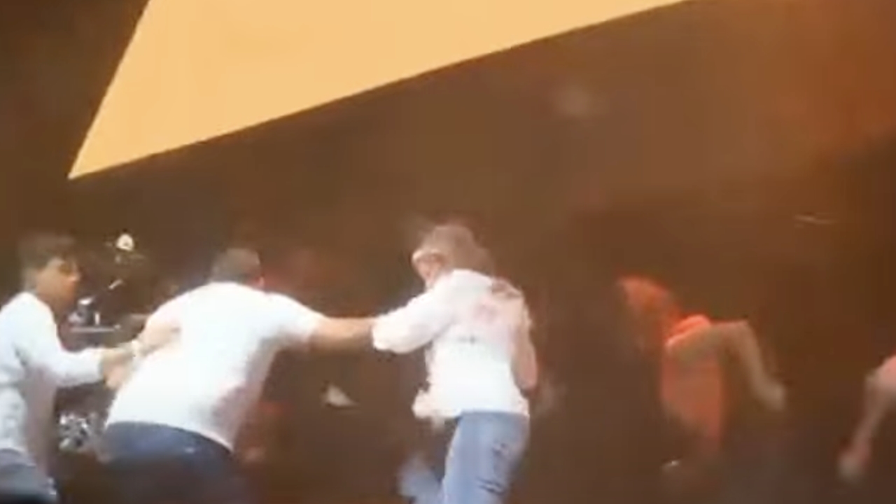 Τουλάχιστον εννέα νεκροί και 56 τραυματίες μετά την κατάρρευση...