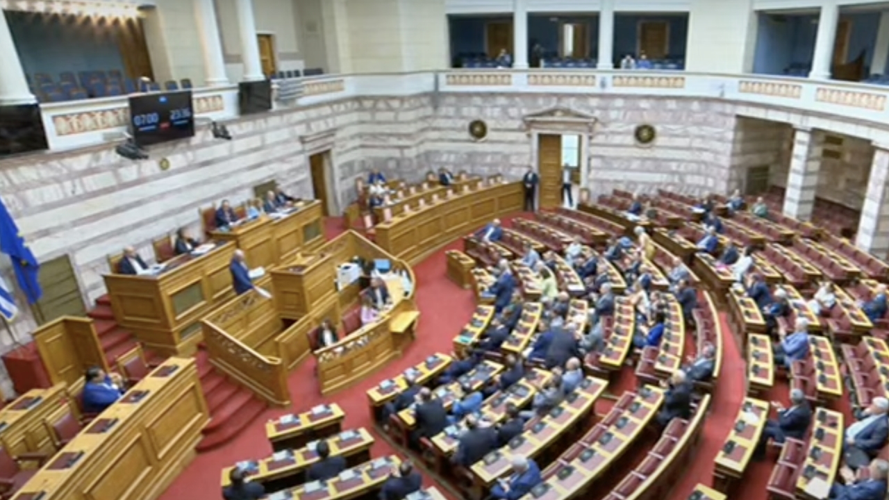 Ειδική συνεδρίαση της Ολομέλειας της Βουλής για τη συμπλήρωση...