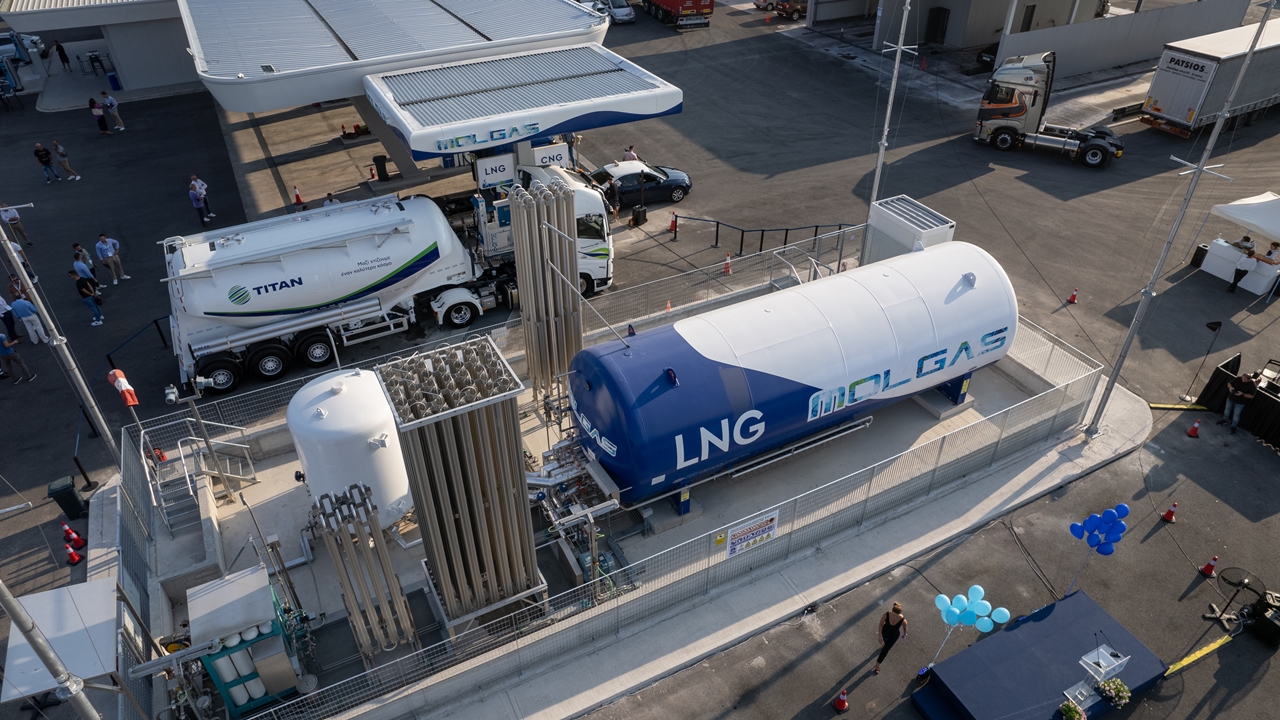 Το πρώτο πρατήριο LNG για οχήματα στην Ελλάδα είναι πλέον πραγματικότητα