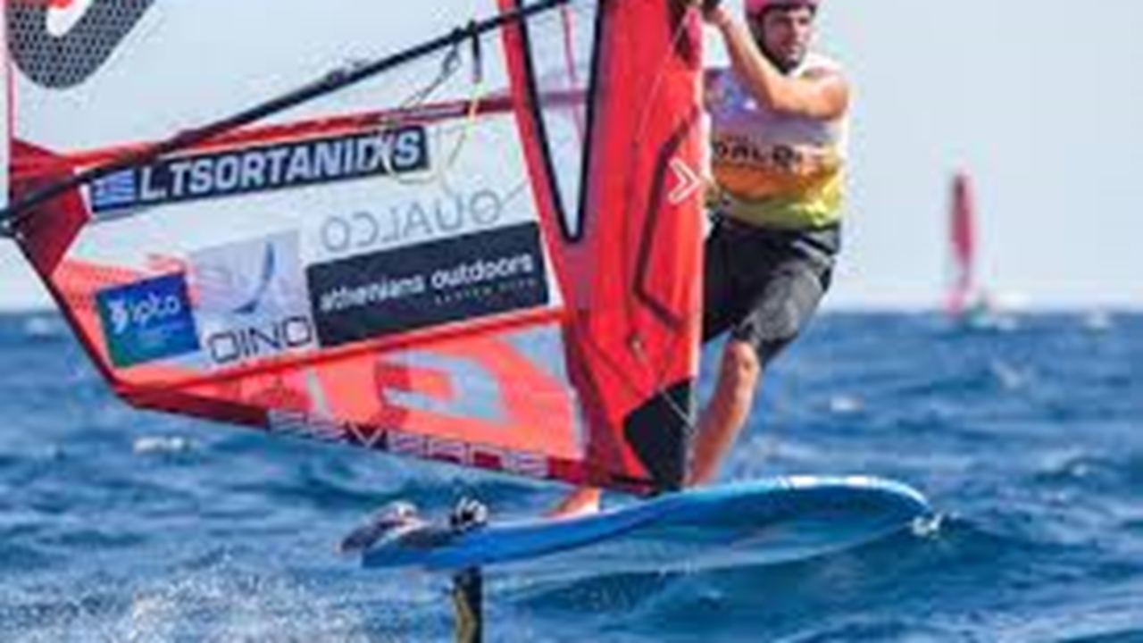 Ανεβαίνει ο Λεωνίδας Τσορτανίδης στο ευρωπαϊκό πρωτάθλημα iQFOiL