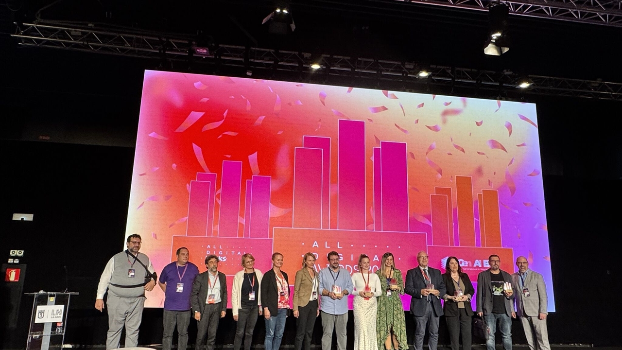 Η Μαριλένα Μαραγκού, Συνιδρύτρια του Youthmakers Hub, βραβεύτηκε ως “Best Digital Changemaker” στα Ευρωπαϊκά Βραβεία ALL Digital 2024