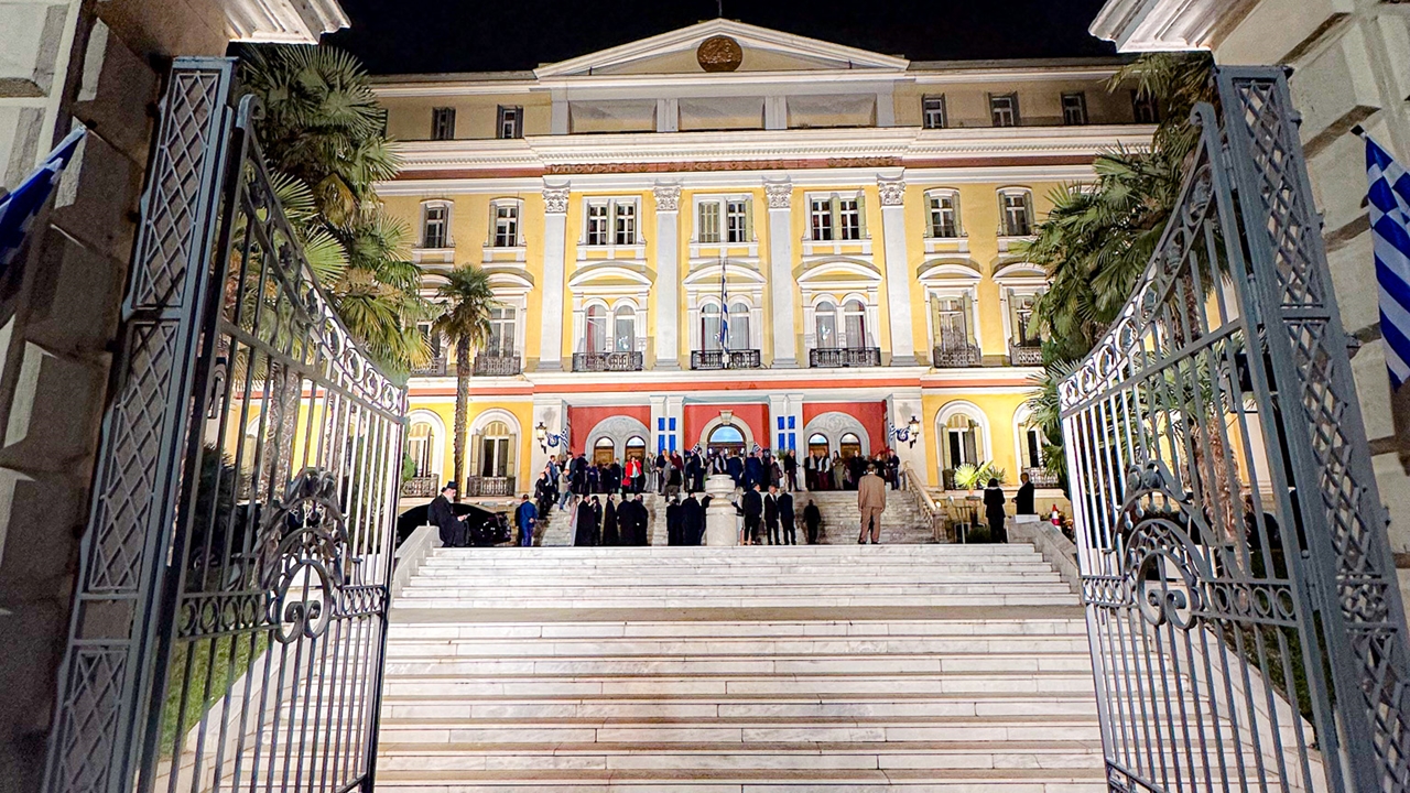 Φωταγωγήθηκε το ιστορικό κτήριο του Διοικητηρίου της Θεσσαλονίκης