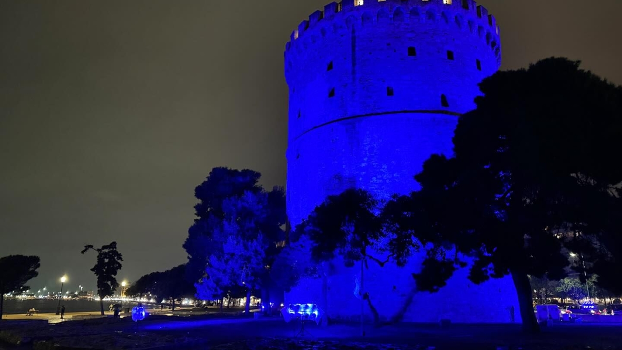 Θεσσαλονίκη: Στα μπλε ο Λευκός Πύργος για την Παγκόσμια Ημέρα...