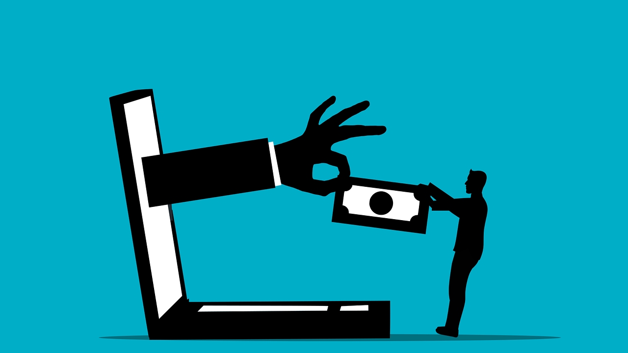 Μιχάλης Μπλέτσας: Δεν δίνουμε ποτέ προσωπικά στοιχεία σε επικοινωνίες...