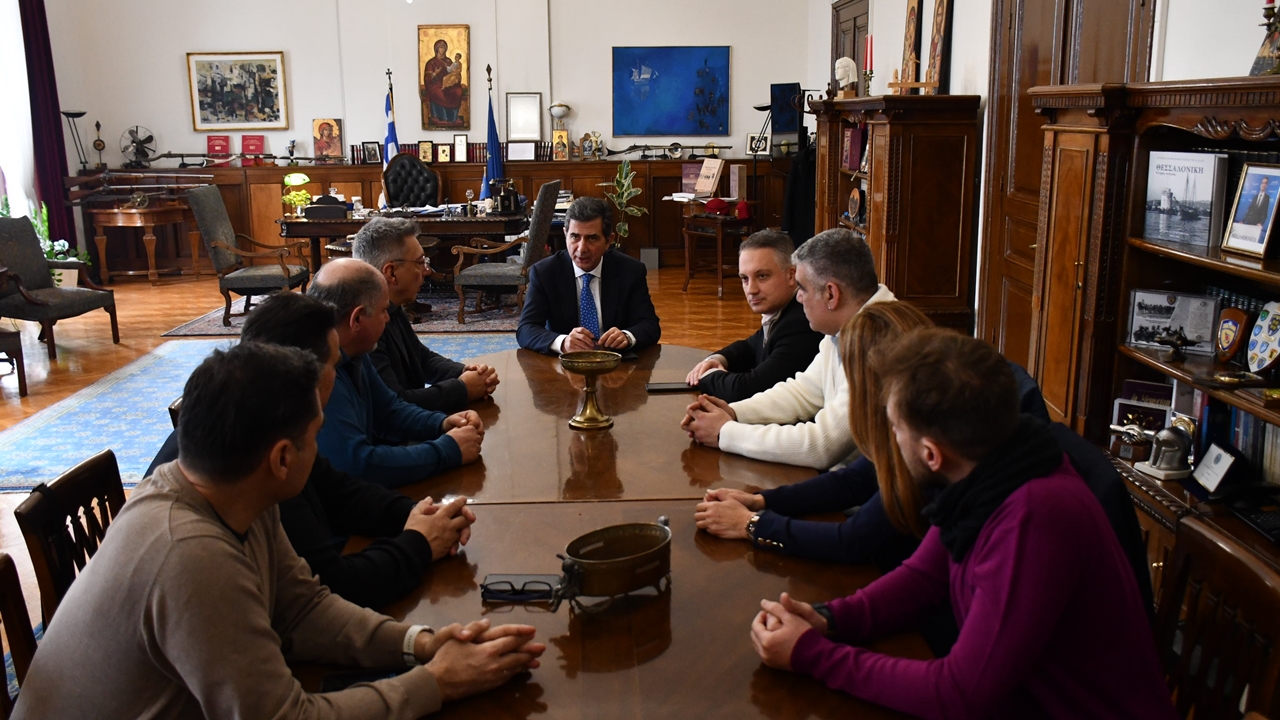 Συνάντηση εργασίας του ΥΜΑΘ Κωνσταντίνου Π. Γκιουλέκα με τη Διοίκηση...