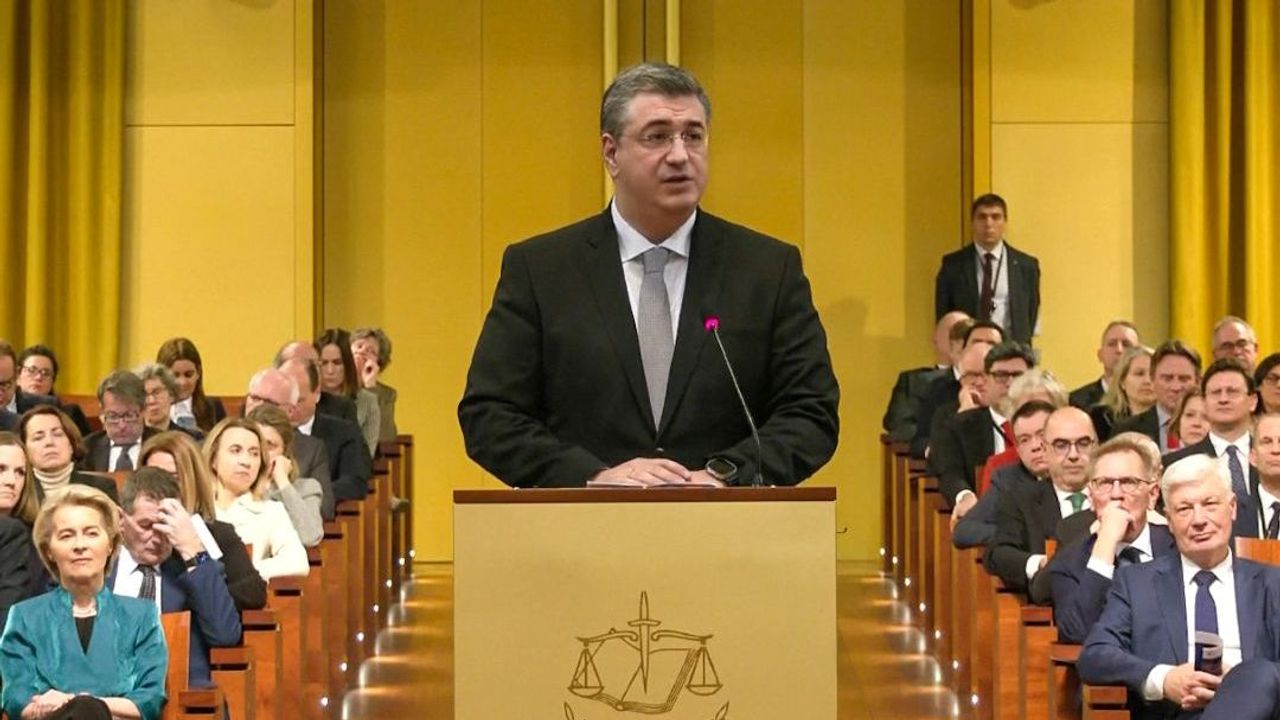 Ορκωμοσία του Ευρωπαίου Επιτρόπου Βιώσιμων Μεταφορών και Τουρισμού...