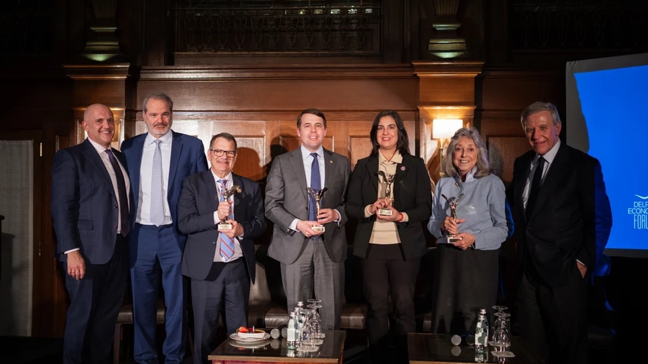 Βράβευση τεσσάρων μελών του Αμερικανικού Κογκρέσου για την προσφορά...