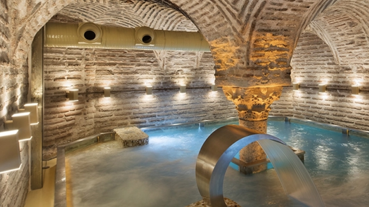 Κωνσταντινούπολη: Αντιδράσεις για τη λειτουργία κέντρου σπα σε...