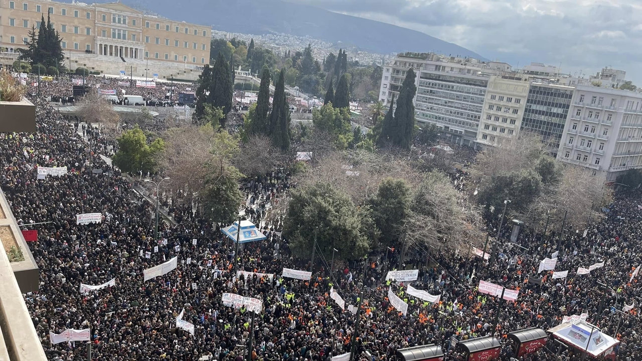 Τέμπη: Λαοθάλασσα στους δρόμους όλης της χώρας