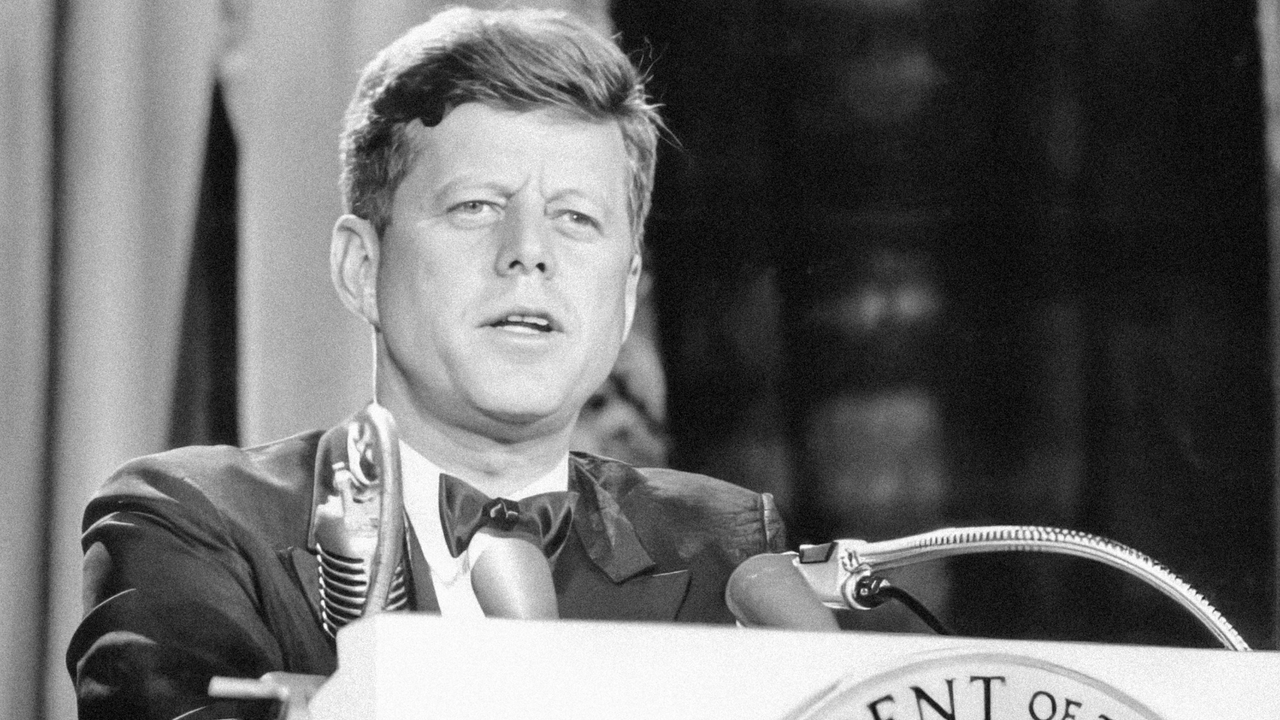 Στον αποχαρακτηρισμό 63,000 σελίδων για τη δολοφονία Κένεντι προχώρησε ο Τραμπ