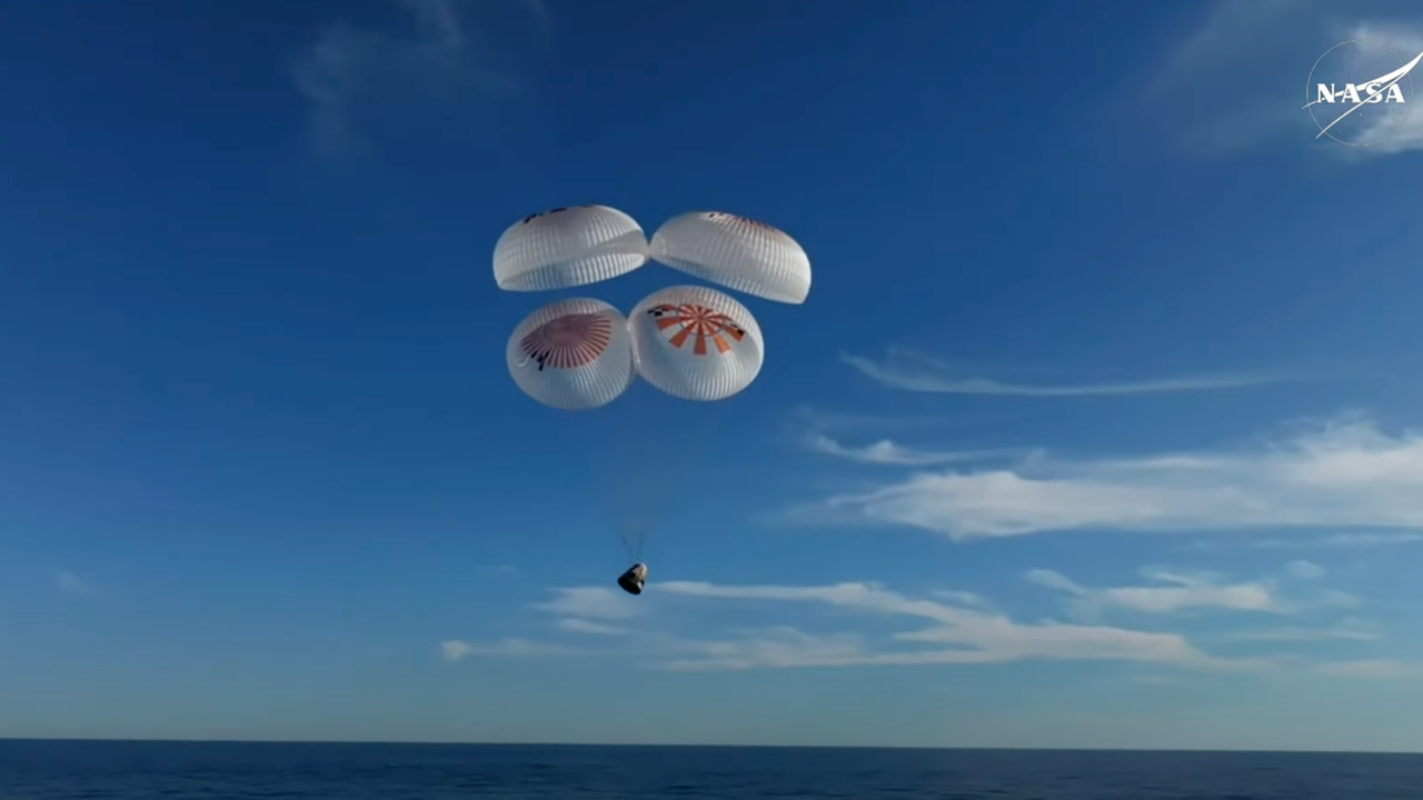 Επέστρεψαν στη γη μετά από 9 μήνες οι δύο αστροναύτες που είχαν...