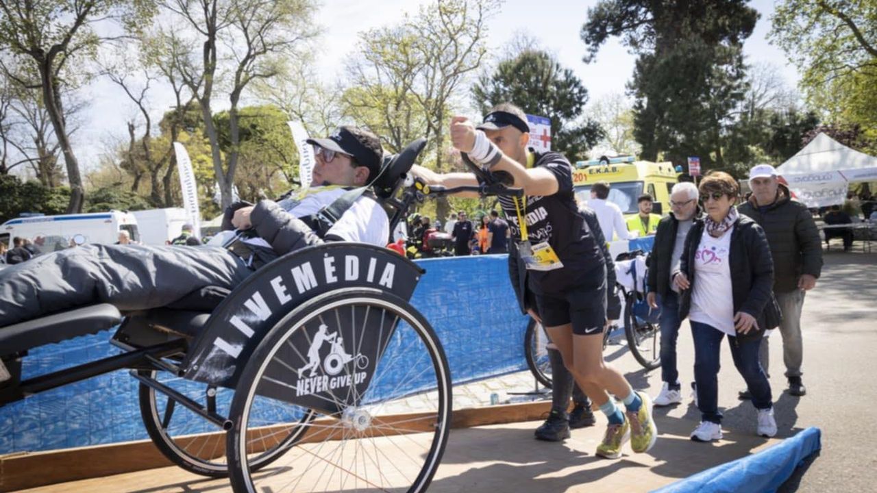 'Ετρεξαν για όσους δεν μπορούν. SMA HELLAS και NEVER GIVE UP...