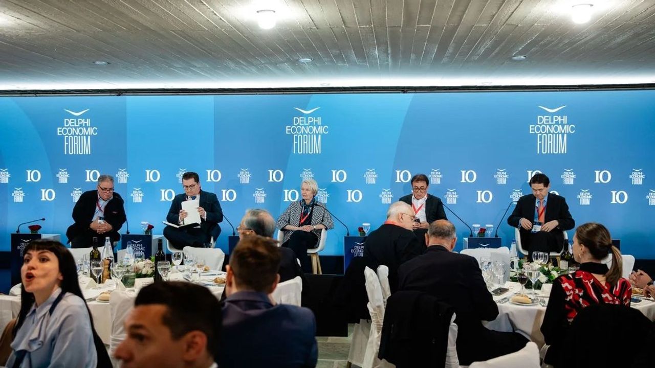 Nouriel Roubini: Η τεχνολογία θα ακυρώσει τους δασμούς του Trump