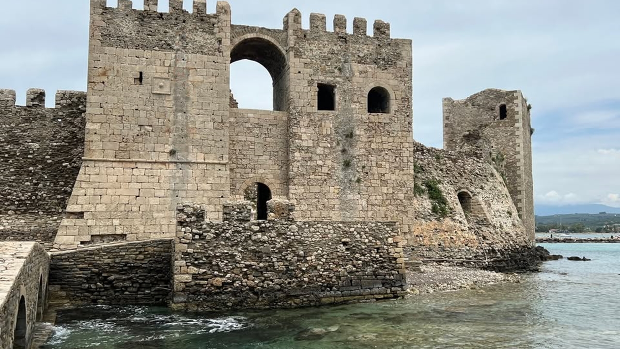 Στο  κάστρo της Μεθώνης  Χτισμένο από τους Ενετούς στις αρχές...