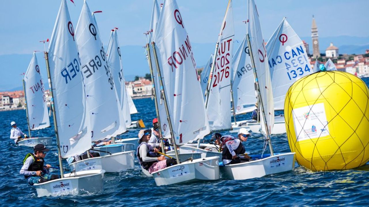 Καλό ξεκίνημα των 5 Ελλήνων ιστιοπλόων στο παγκόσμιο πρωτάθλημα...