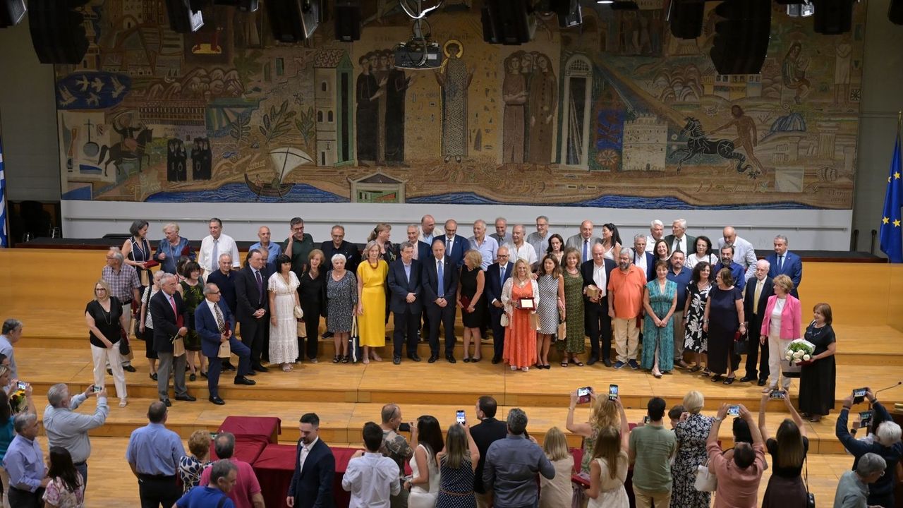 Τιμήθηκαν τα μέλη του ΑΠΘ που αποχωρούν με τη λήξη του ακαδημαϊκού...