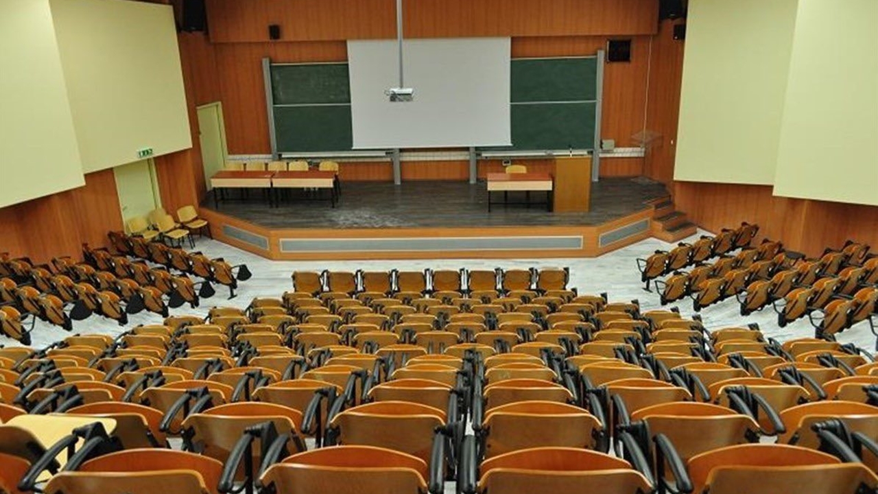 Το Ανατόλια, ένα από τα τέσσερα μη  κρατικά Πανεπιστήμια που...