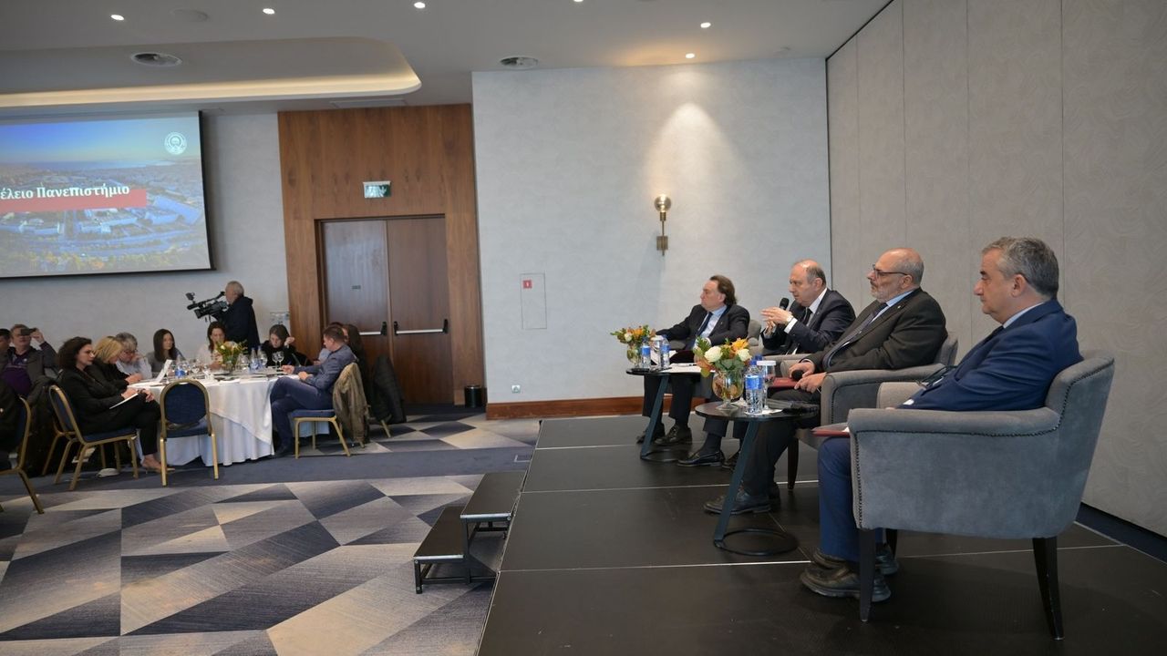 Το Αριστοτέλειο ανοίγει νέα σελίδα: Συνέντευξη Τύπου των νέων...