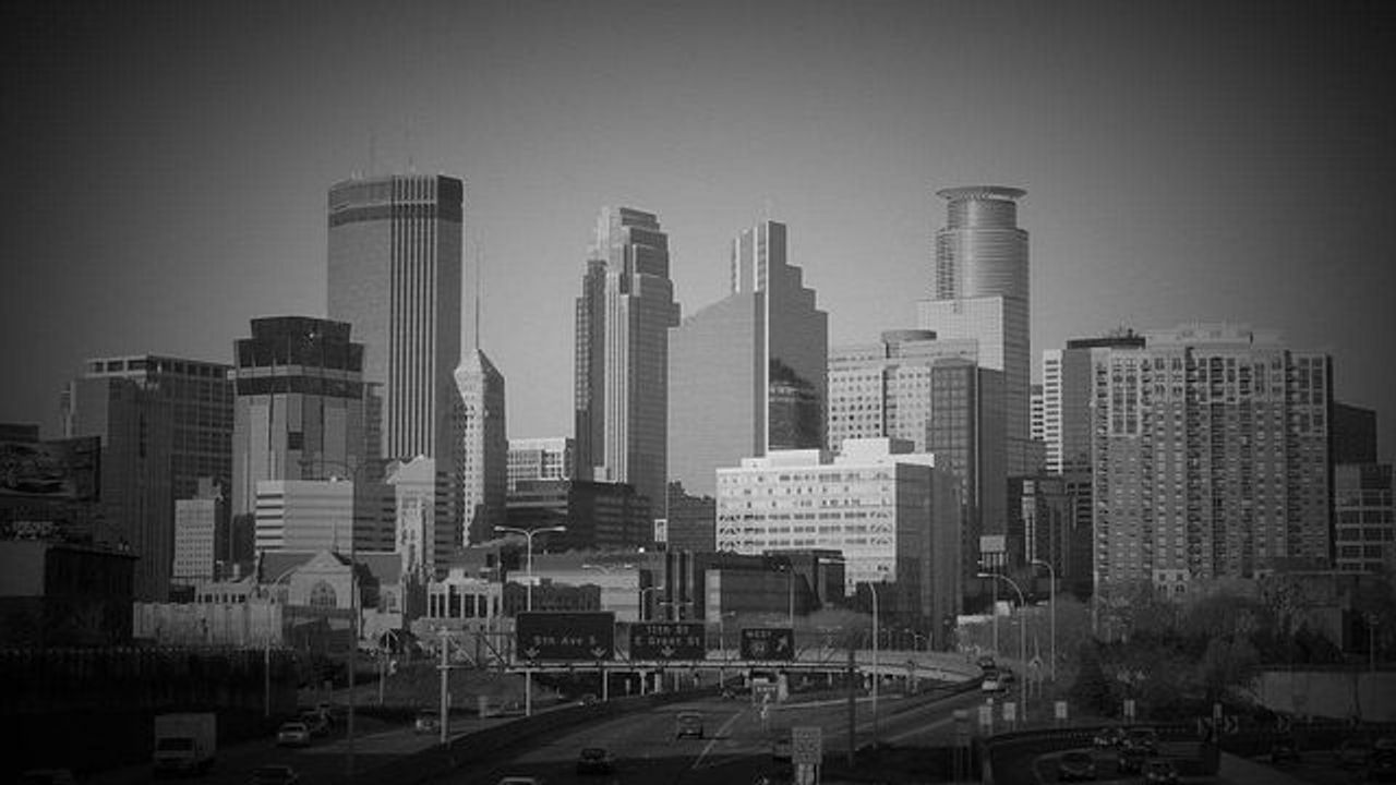 Υποχώρηση των ομοσπονδιακών δυνάμεων από τη Μινεάπολη μετά την κατακραυγή