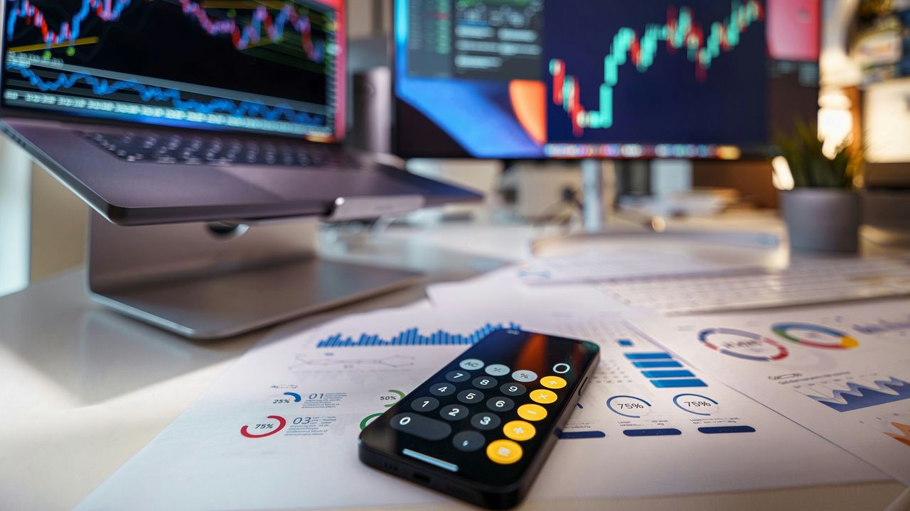 ΟΟΣΑ: Επιβράδυνση της ανάπτυξης και άνοδος του πληθωρισμού το 2026