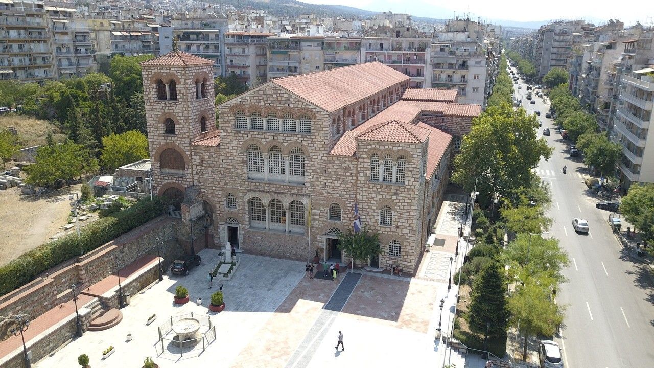 Μεγάλες Ώρες – Εσπερινός της Αποκαθηλώσεως στον Προσκυνηματικό...