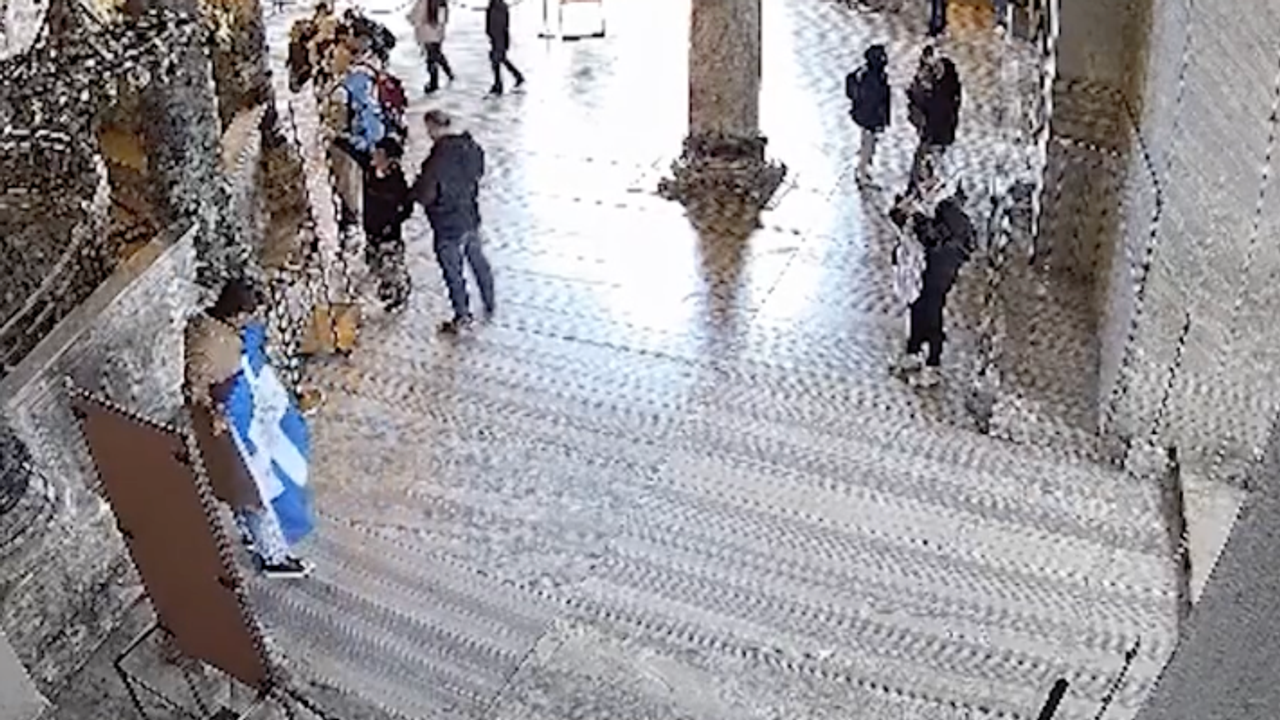 Σύλληψη δύο Ελλήνων στην Αγιά Σοφιά για ανάρτηση σημαίας