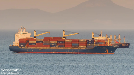 Επίθεση δέχθηκε πλοίο ελληνικών συμφερόντων από τους Φρουρούς...