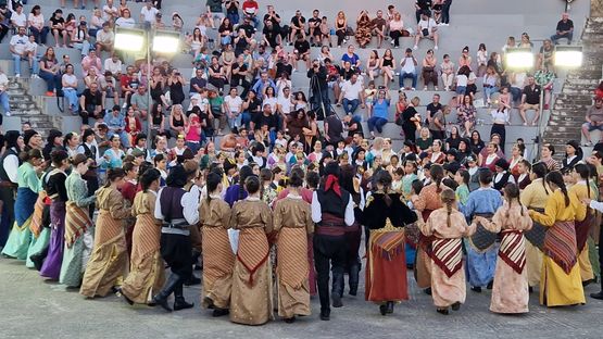 Παιδικές φωνές και ποντιακοί χοροί έδωσαν ζωή στο 7ο Φεστιβάλ...