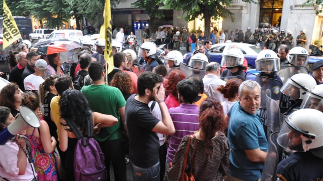 Riots outside the Commerce Chamber of Thessaloniki