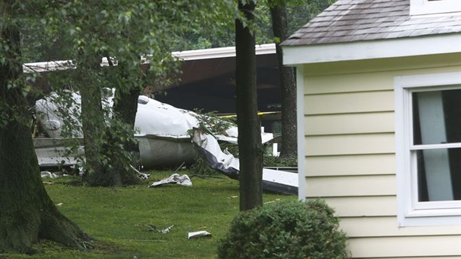 Rockefeller son dies after his plane crashes