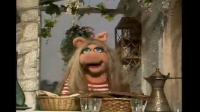 Muppet Show | Miss Piggy - Never on Sunday 