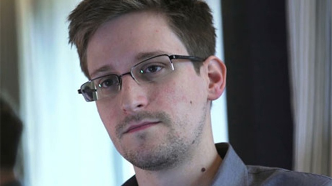 Μας παρακολουθούν όπου και αν πάμε, προειδοποίησε ο Εντουαρντ Σνόουντεν 
