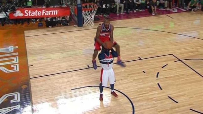 Απίστευτο κάρφωμα του Τζον Γουόλ - Κέρδισε το διαγωνισμό καρφωμάτων...